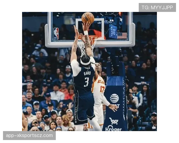 戴维斯突破扛起内线防守，抢断效率明显优于约基奇