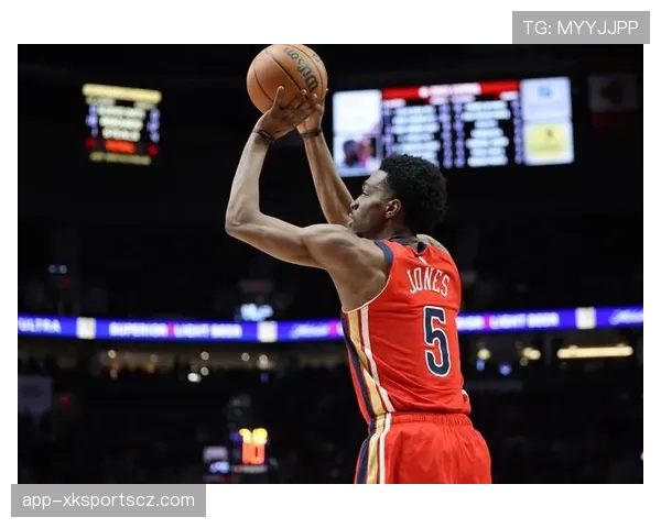 怀特由防守者转型挡拆主导提升三分效率