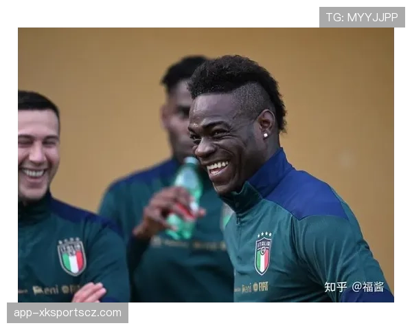 巴洛特利这身鞋子比我一月工资还贵，这生活到底…