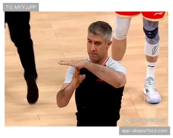 禁区拉拽判罚到底该不该吹？裁判为什么这么难把握尺度