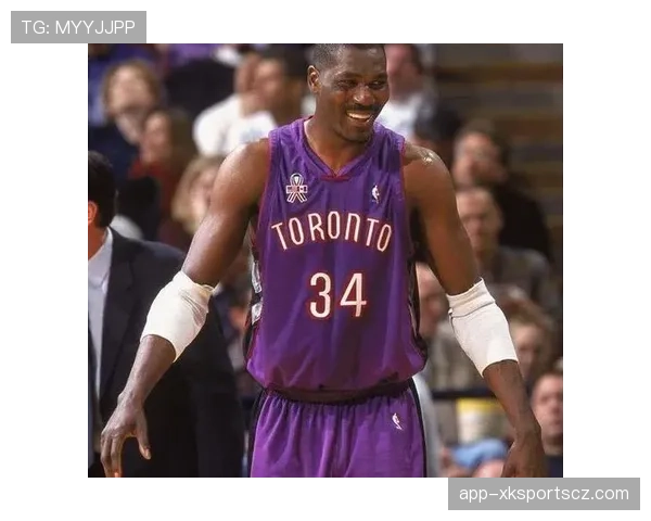 摩西·马龙内线低位单打效率显著高于同期中锋